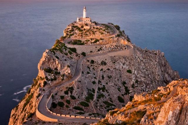 faro-formentor.jpg